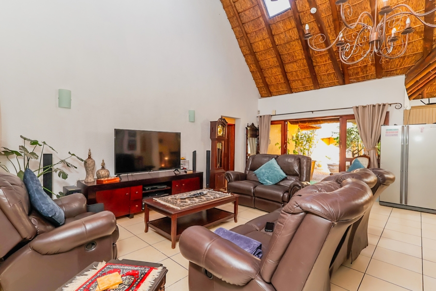 To Let 4 Bedroom Property for Rent in Lakeland North West